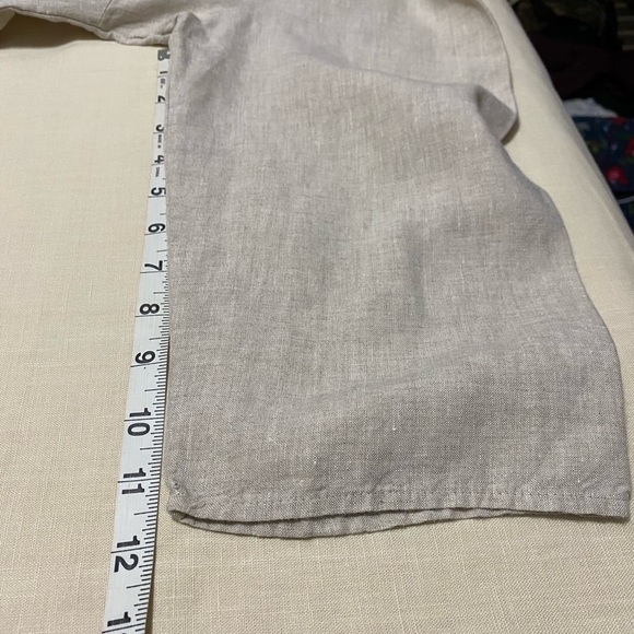 Liz Claiborne Linen, Tan, Embroidered Button Front Tunic Top, Size 14. - Picture 10 of 10